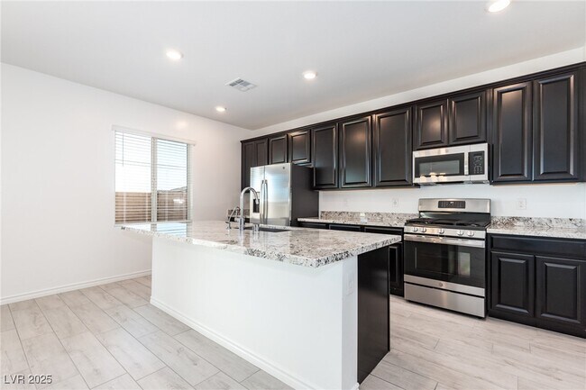 Building Photo - 8142 Skye Vineyard Dr