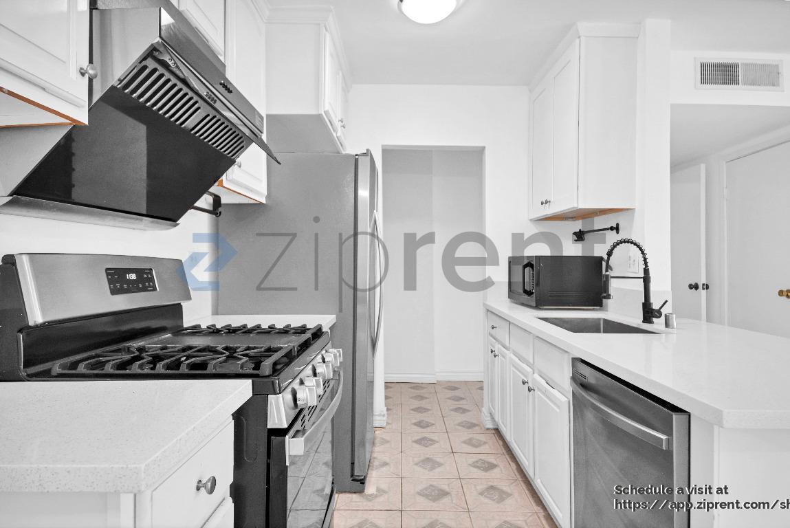 Building Photo - 421 La Fayette Park Pl