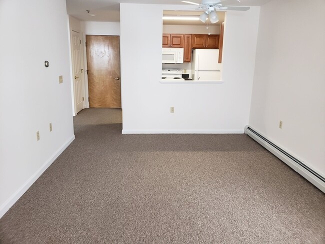 Building Photo - 10 Tyler Way