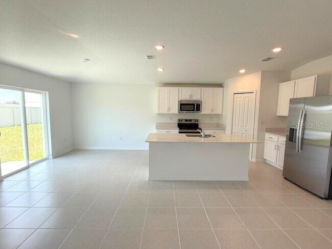 Building Photo - 38396 Pindos Dr