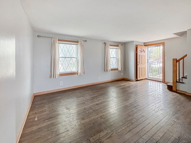 Building Photo - 5156 W 63rd Pl