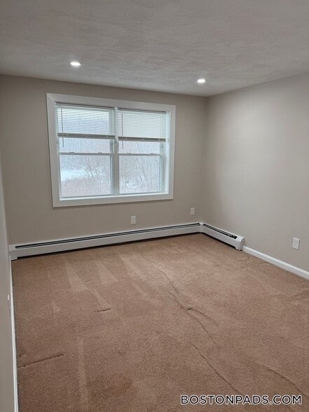 Building Photo - 13 Kenmar Dr