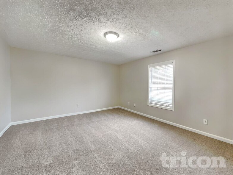 Building Photo - 35 Trelawney Ln