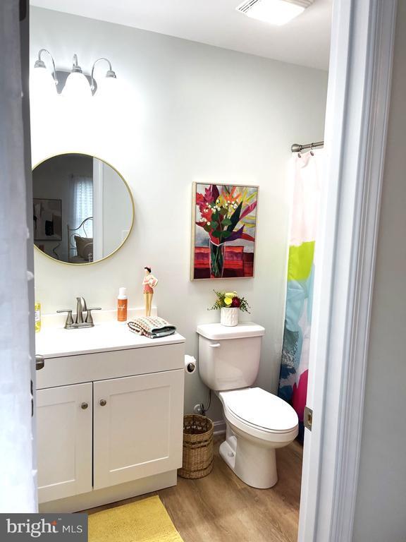 Building Photo - 216 5th St