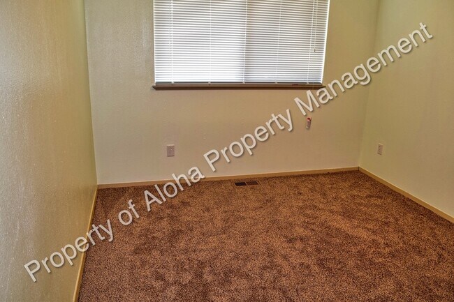 Building Photo - 6901 Freemont St