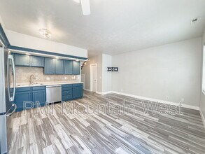 Building Photo - 55 Peregrine Ln