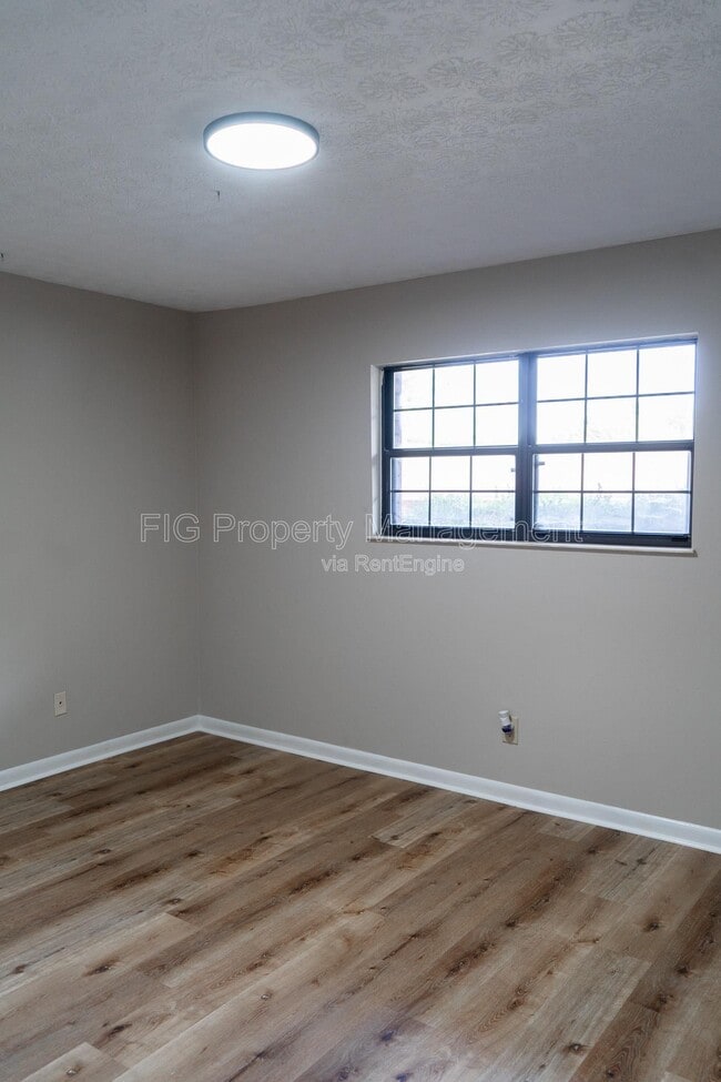 Building Photo - 1816 Lively Rd