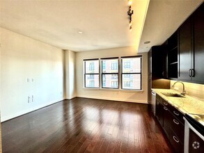 Building Photo - 2303 Mid Ln