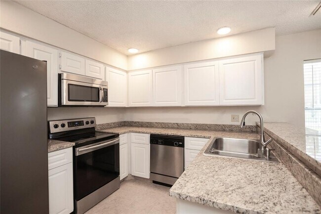 Building Photo - 12251 Copper Tree Pvt Ln