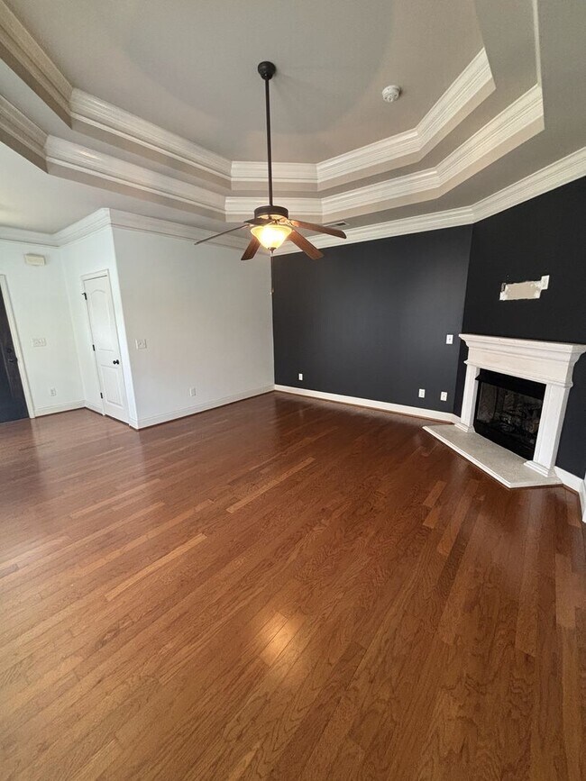 Building Photo - 3 Bed 2 Bath Home In Westover With A 2 Car Garage
