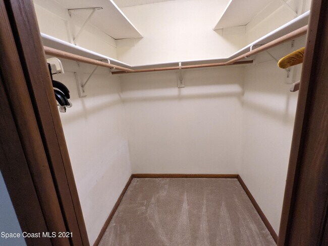 Building Photo - 4205 Grovewood Ln