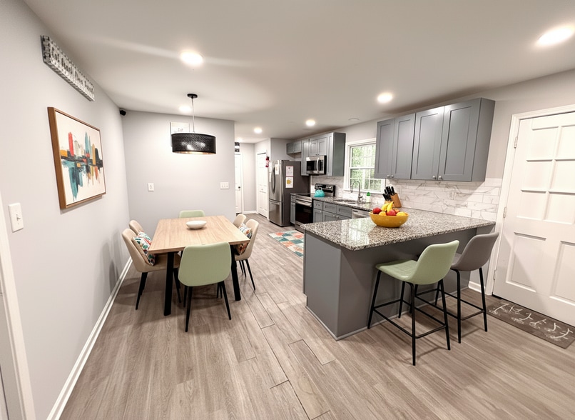 Building Photo - 1695 Buford Dr