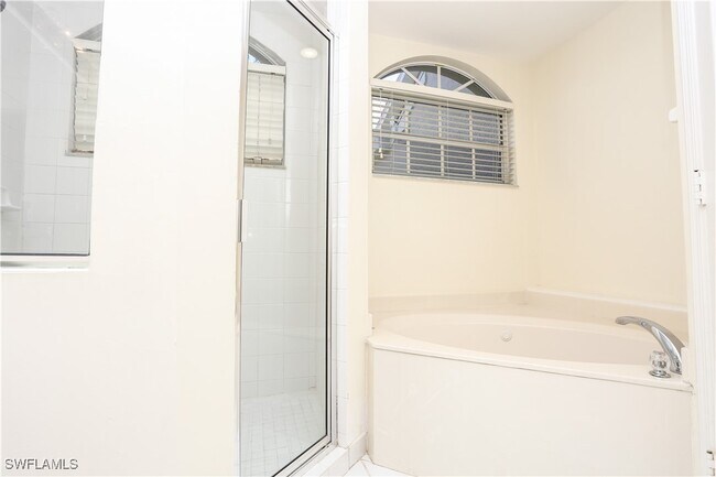 Building Photo - 700 L'Ambiance Cir