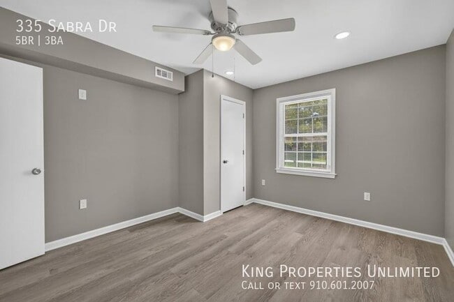 Building Photo - 335 Sabra Dr