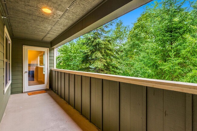 Building Photo - 2Bd/1Ba Seattle Condo