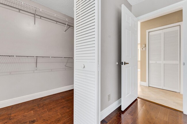 Building Photo - 7888 Granada Pl