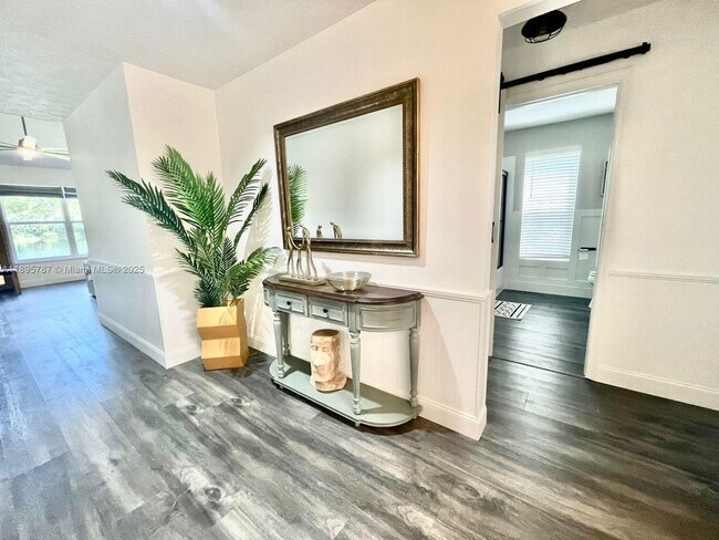 Building Photo - 4700 Regina Dr