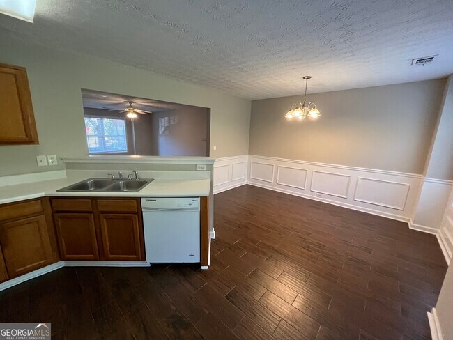 Building Photo - 4702 St James Way
