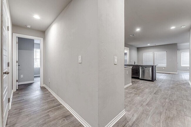 Building Photo - 4405 Montage Blvd