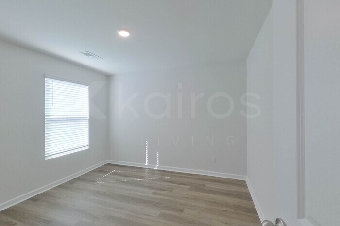 Building Photo - 112 Overstreet Way