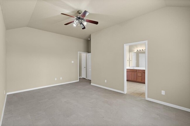 Building Photo - 26350 Longview Creek Dr