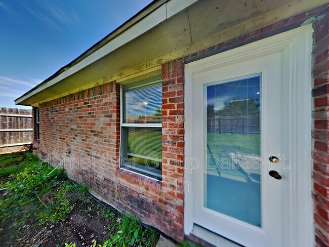 Building Photo - 207 Lake Wichita Dr