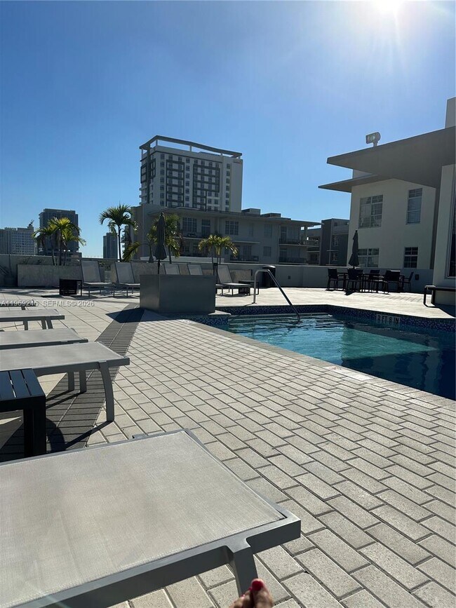 Building Photo - 444 NW 1st Ave