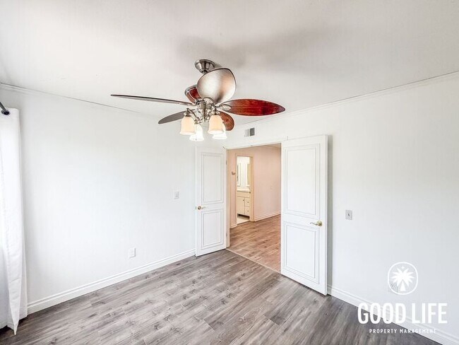 Building Photo - 10056 Riverhead Dr