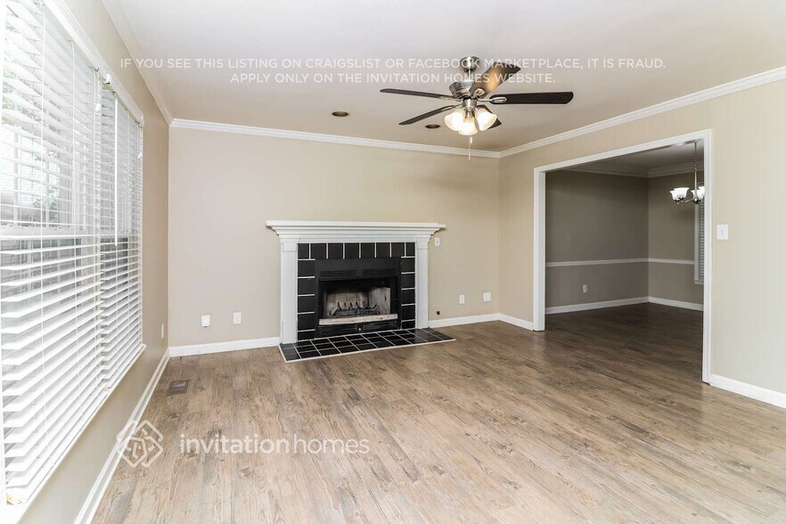 Building Photo - 225 Tennis Ct Ln