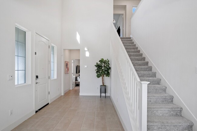 Building Photo - 2480 Iverstone St