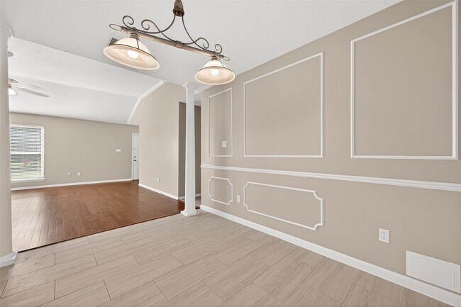 Building Photo - 1010 Valley Ranch Dr