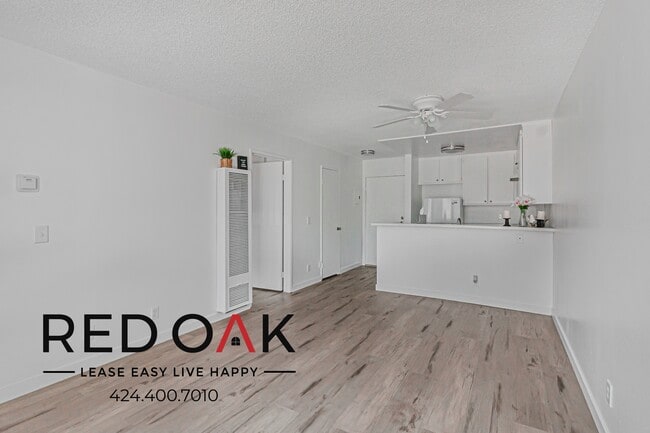 Building Photo - 16200 Vermont Ave