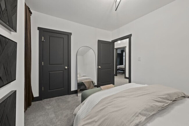 Building Photo - 286 Taylor Ave