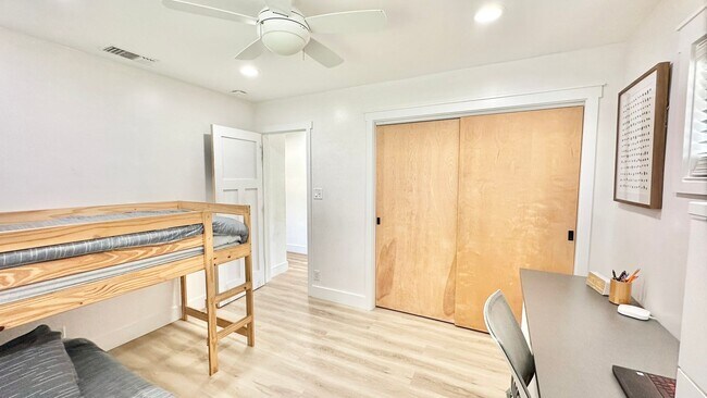 Building Photo - Beautifully Remodeled and Charming Country...