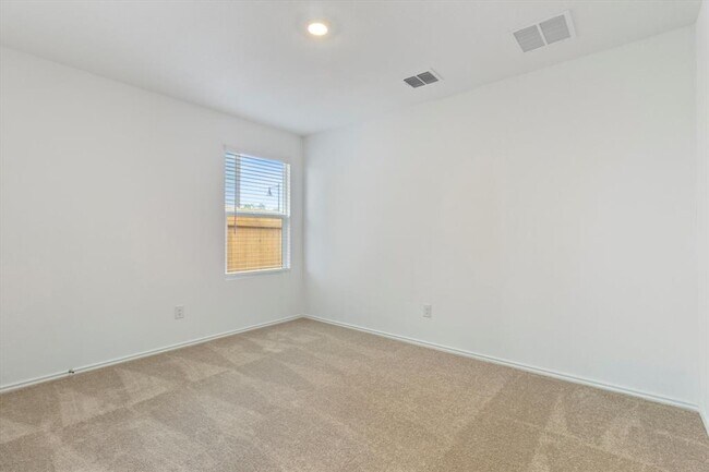 Building Photo - 252 Sambre St