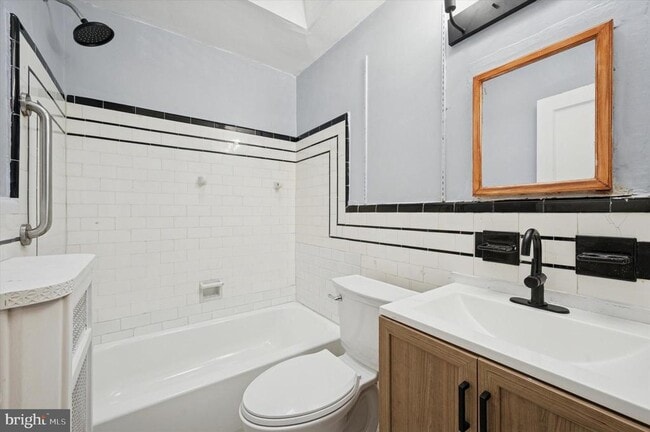 Building Photo - 445 Millbank Rd