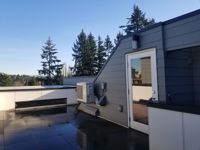 Building Photo - 136 107th Ave SE