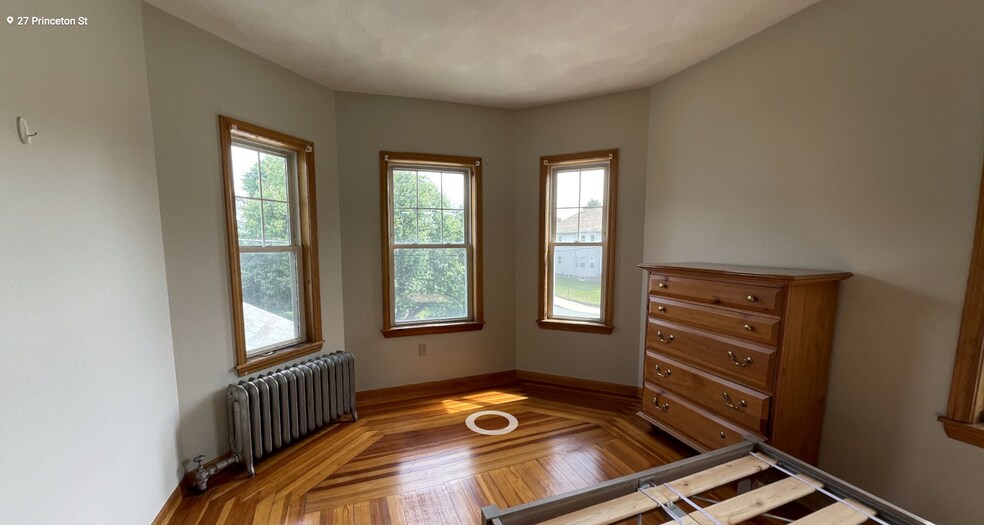 Building Photo - 27 Princeton St