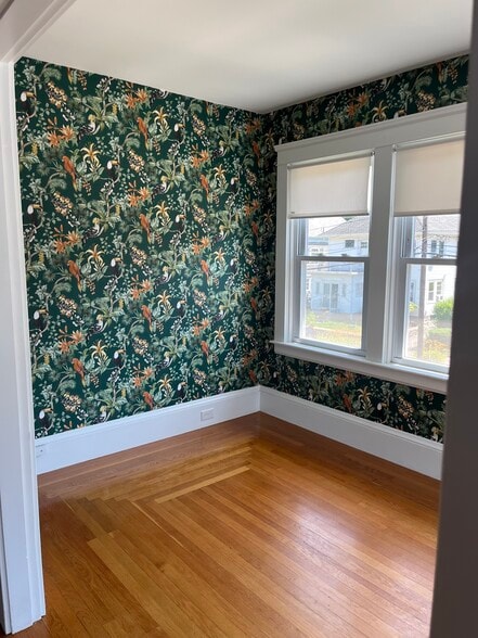 Sunroom Angle 2 - 100 Lauriston St