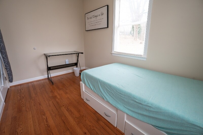 Building Photo - 1209 Brooke Rd