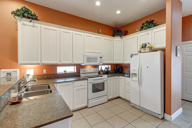 Building Photo - 140 Royal Sands Blvd