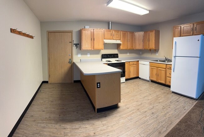 Spacious Kitchen , perfect for cooking, entertaining, or everyday meals. - 2979 Badger Rd