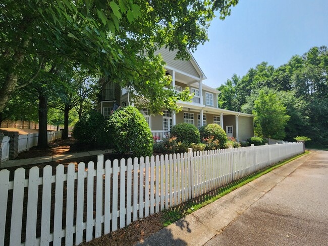 Building Photo - 113 Magnolia Blossom Way