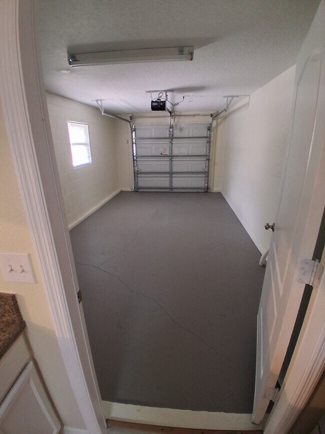 Building Photo - 1105 Monticello Ln