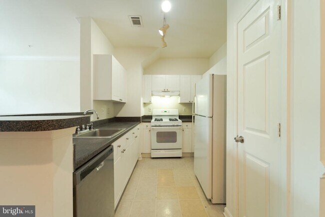 Building Photo - 11391 Aristotle Dr
