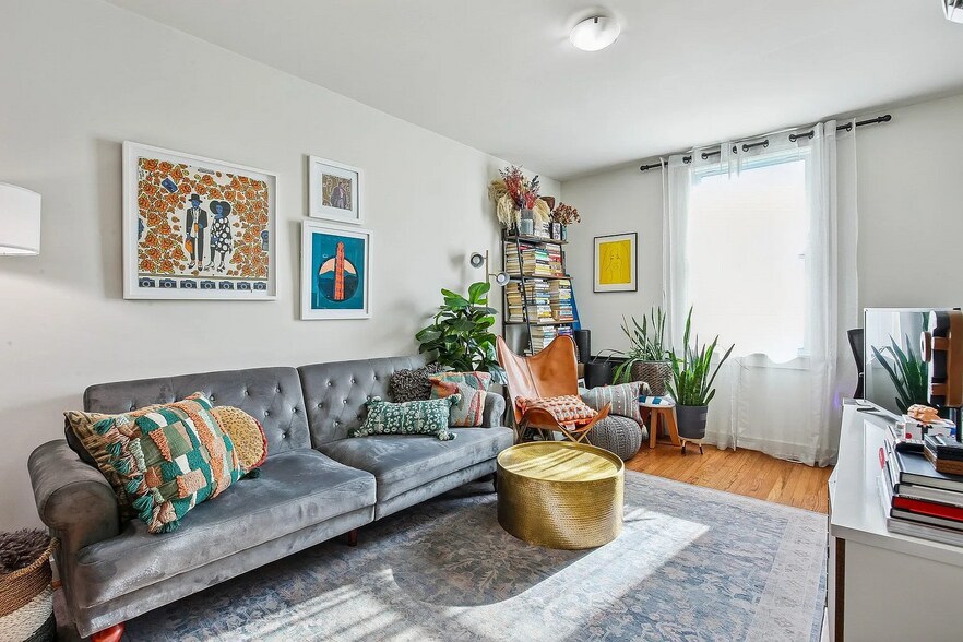 Building Photo - 324 4th St