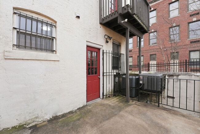 Building Photo - 409 O St NW
