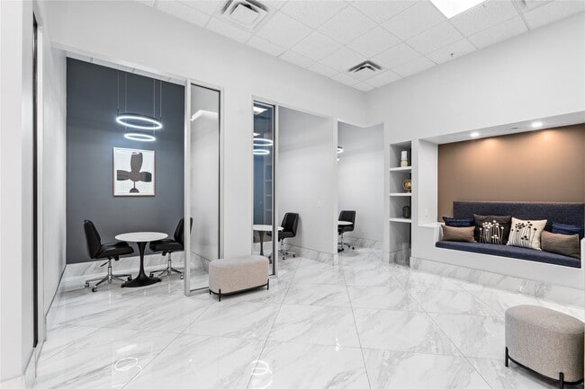 Building Photo - 5925 Almeda Rd