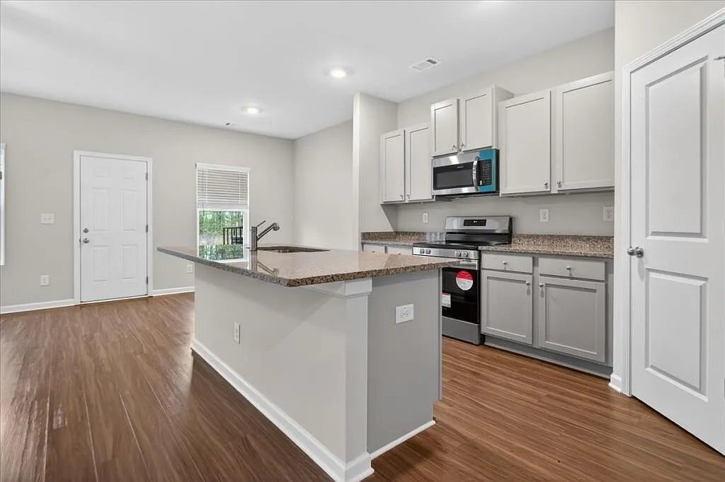Building Photo - 111 Brexley Dr