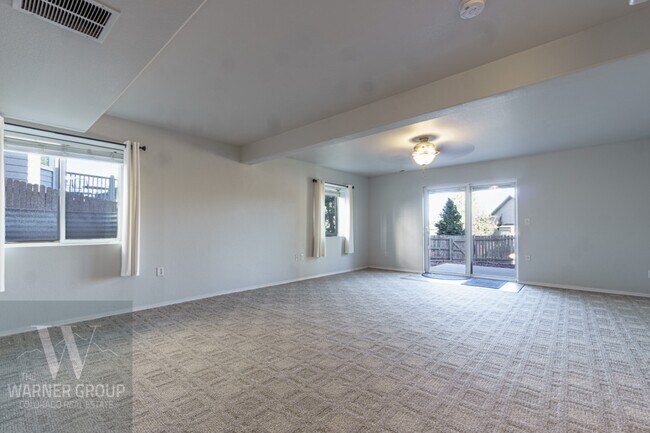 Building Photo - 9631 Stoneglen Dr